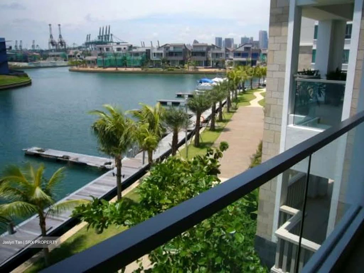 Cove Drive (D4), Terrace #586096361